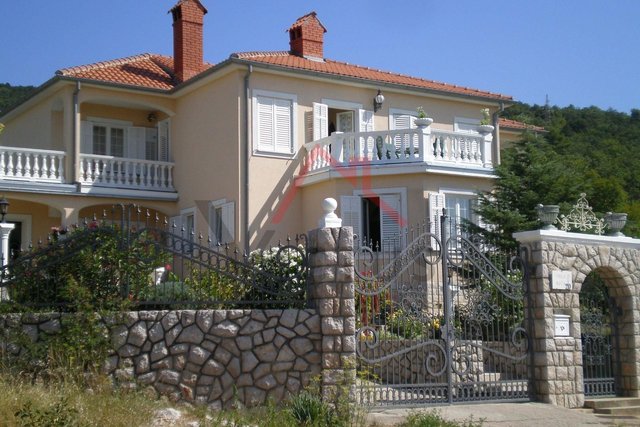 SELCE house-villa on a beautiful and elevated part of Selce