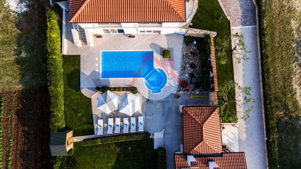 ROVIGNO - villa con piscina e ampio giardino