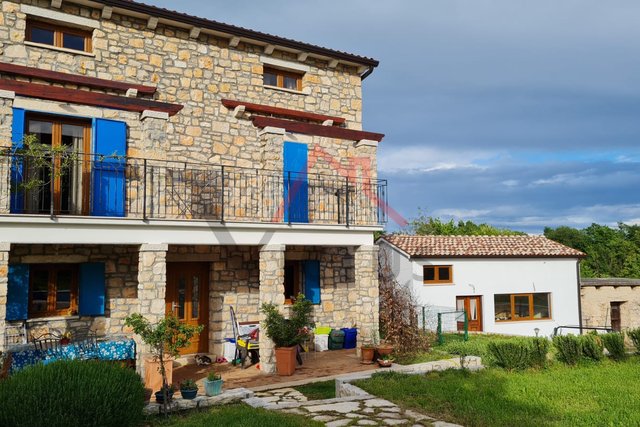 LABIN - a unique adaptation of a stone house and property