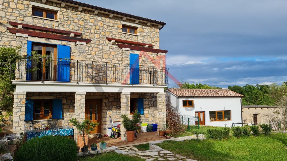 LABIN - a unique adaptation of a stone house and property