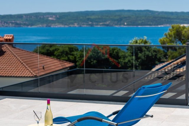 CRIKVENICA, luxury villa in the 2nd row to the sea