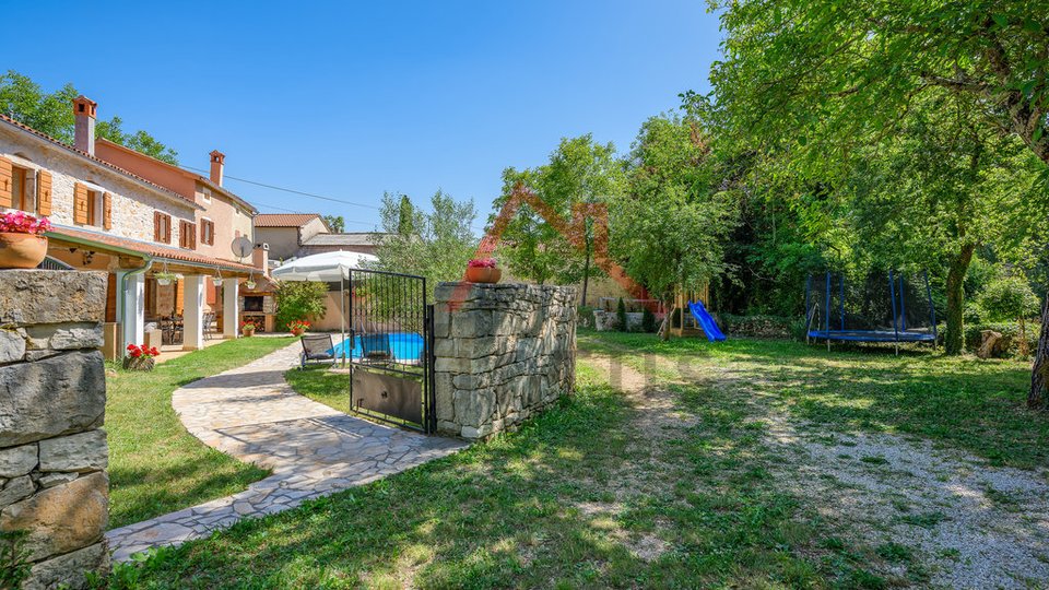 BATLUG - stone house with pool renovated in modern Istrian style