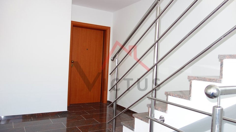 CRIKVENICA, two bedroom apartment with garage