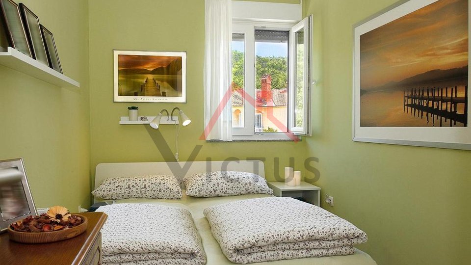 SELCE, two apartments with garden and garage