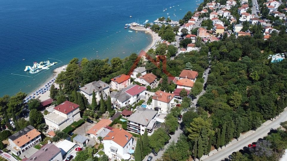 CRIKVENICA - Villa with pool and garden, 50 meters from the sea