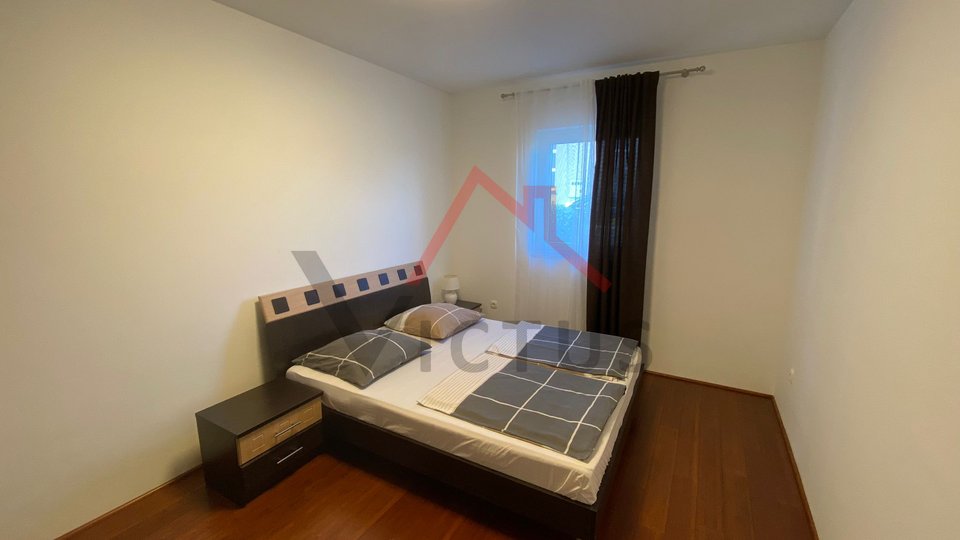 SMOKVICA, NOVI VINODOLSKI - Appartamento 2 camere + soggiorno, a 150 m dal mare, piano terra, terrazzo