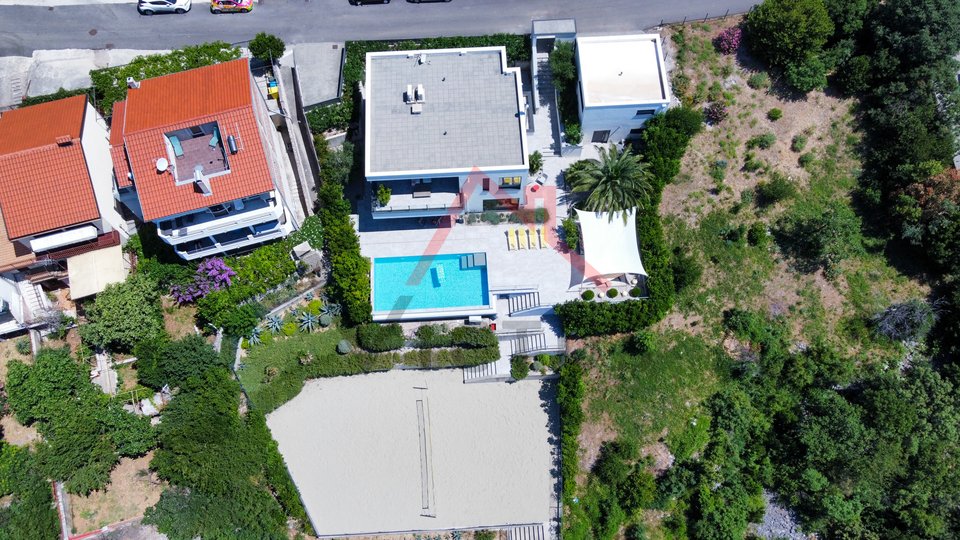 CRIKVENICA - Villa moderna con piscina e vista sul mare aperto