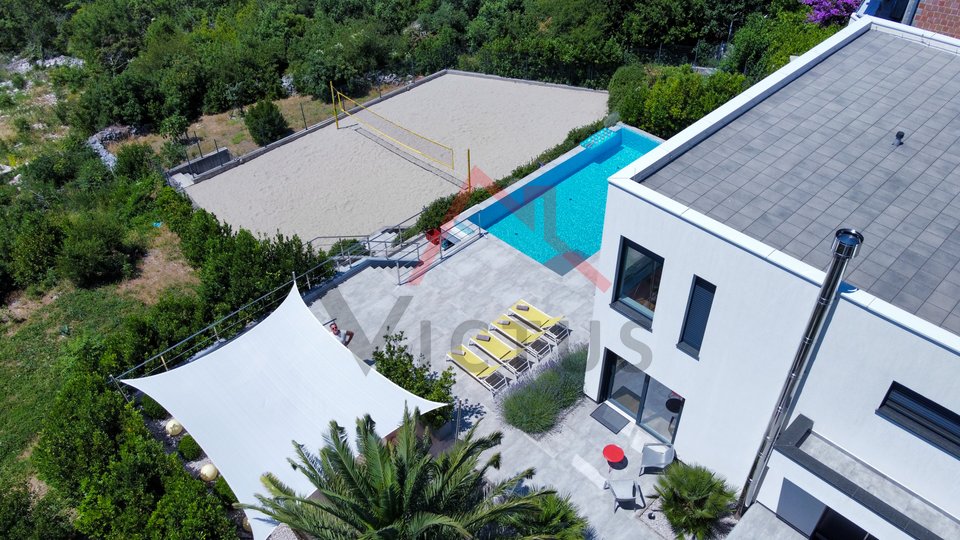 CRIKVENICA - Villa moderna con piscina e vista sul mare aperto