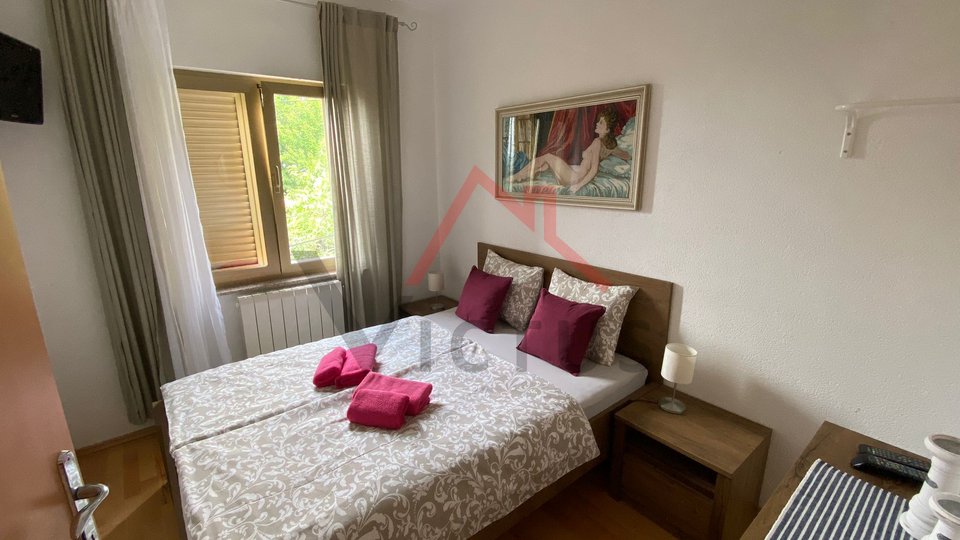 SELCE - Apartment in a house, with swimming pool and garden