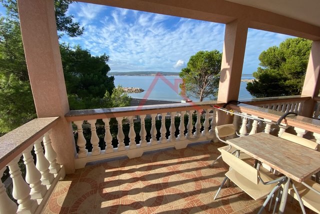 CRIKVENICA - 1st row to the sea, apartment with balcony