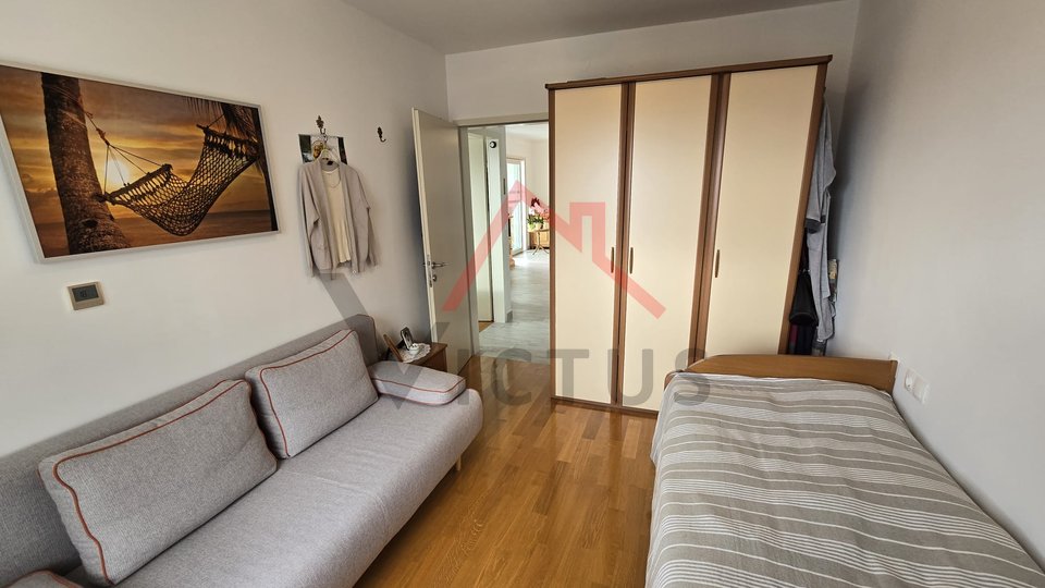 CRIKVENICA - Appartamento con 2 camere da letto, 50 m dal mare, 67 m2