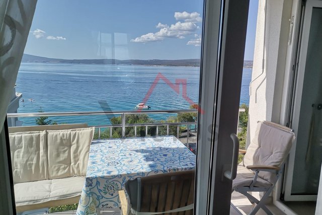 SELCE - 2 bedrooms + bathroom, first row to the sea, 73 m2