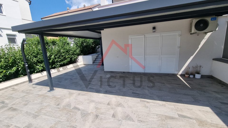 CRIKVENICA - Due appartamenti, nuova costruzione con vista mare, 95 m2