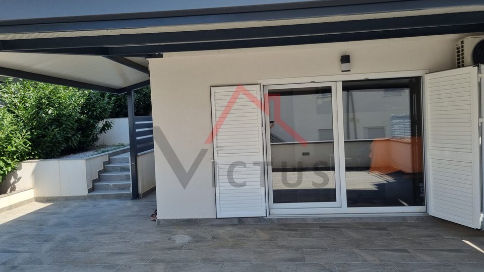 CRIKVENICA - Dva stana, novogradnja s pogledom na more, 95 m2