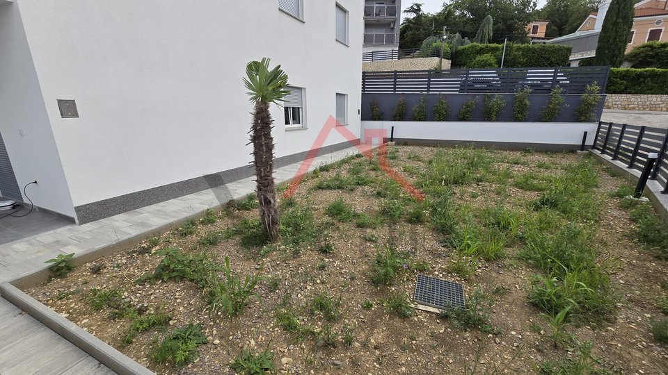 CRIKVENICA - 2 bedrooms + bathroom, new building with swimming pool and garden