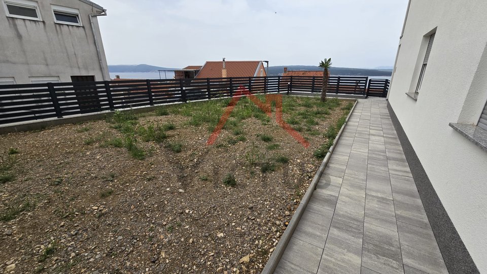 CRIKVENICA - 2 bedrooms + bathroom, new building with swimming pool and garden