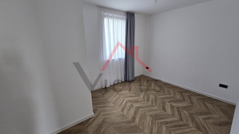 CRIKVENICA - 2 Schlafzimmer, Wohnung in einem neuen Gebäude in der Nähe des Meeres, 86 m2