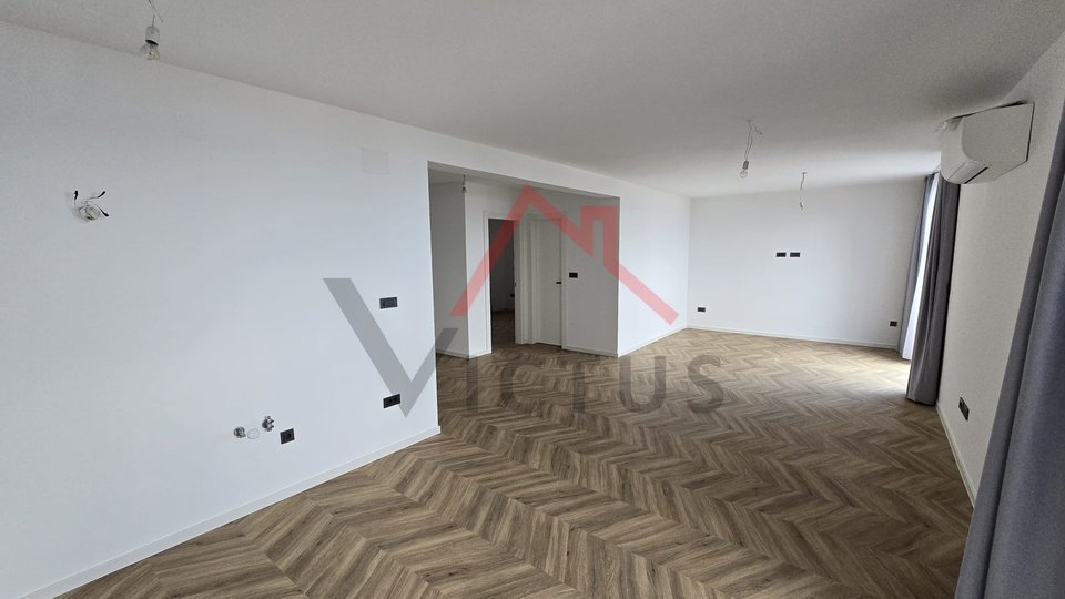 CRIKVENICA - 2 Schlafzimmer, Wohnung in einem neuen Gebäude in der Nähe des Meeres, 86 m2