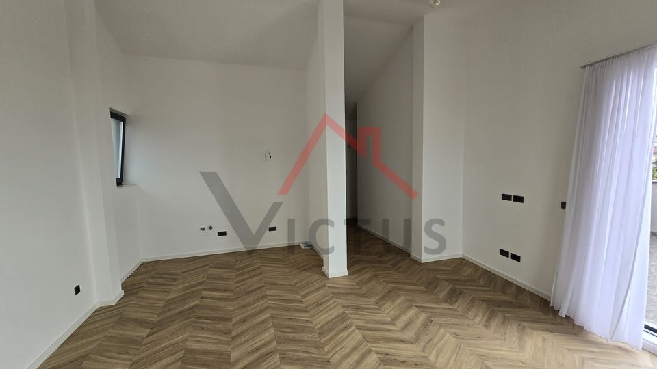 CRIKVENICA - 2 Schlafzimmer, Wohnung in einem neuen Gebäude in der Nähe des Meeres, 80 m2