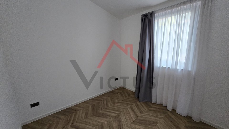 CRIKVENICA - 2 Schlafzimmer, Wohnung in einem neuen Gebäude in der Nähe des Meeres, 80 m2