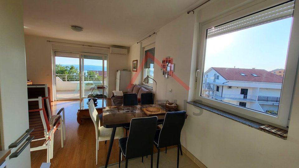 CRIKVENICA - 2 bedrooms, apartment with sea view, 70 m2