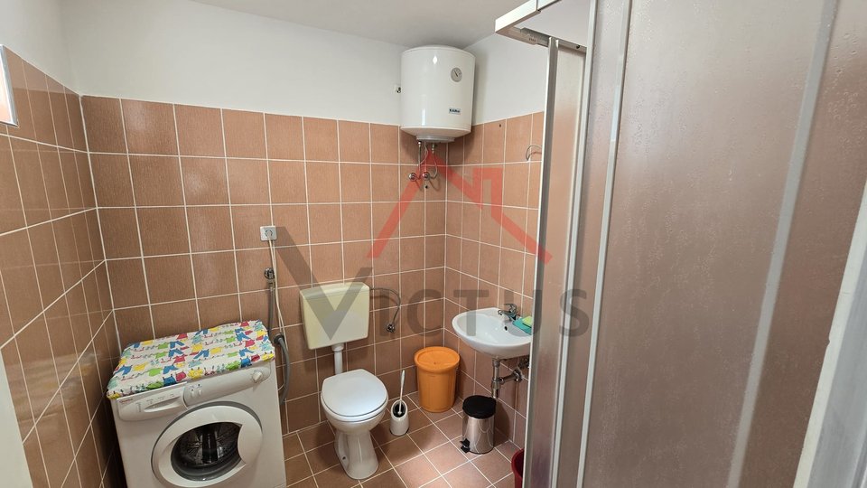 CRIKVENICA - 1 camera da letto + bagno, appartamento arredato al primo piano, 37 m2