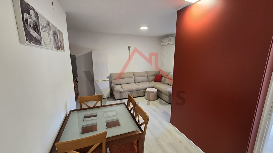 CRIKVENICA - 1 camera da letto + bagno, appartamento arredato al primo piano, 37 m2