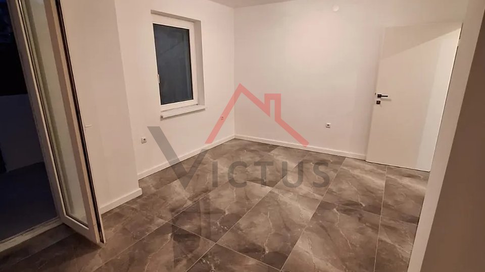 CRIKVENICA - Garsonijera s balkonom, 26 m2