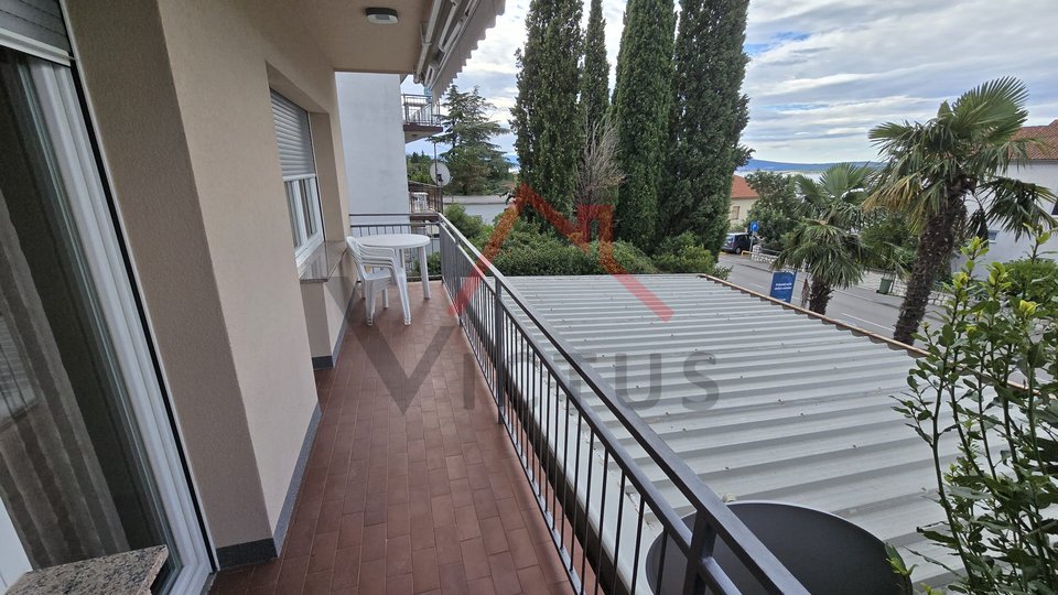 CRIKVENICA - 2 bedroom + bathroom, 100 meters from the beach, 66 m2