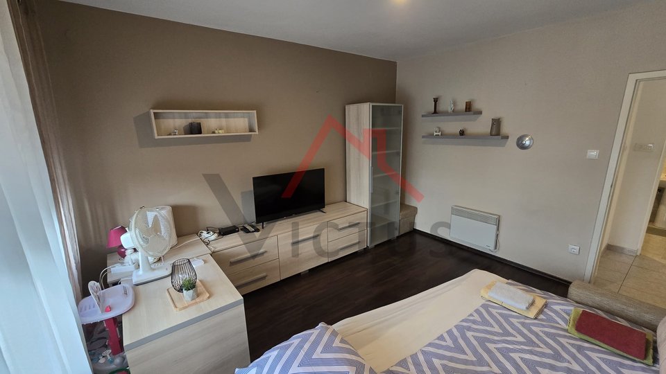 CRIKVENICA - 2 camere da letto + bagno, a 100 metri dalla spiaggia, 66 m2