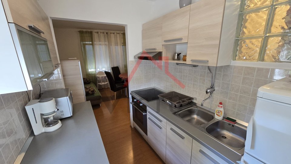 CRIKVENICA - 2 bedroom + bathroom, 100 meters from the beach, 66 m2