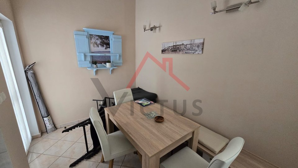 CRIKVENICA - House with 4 apartments and garage