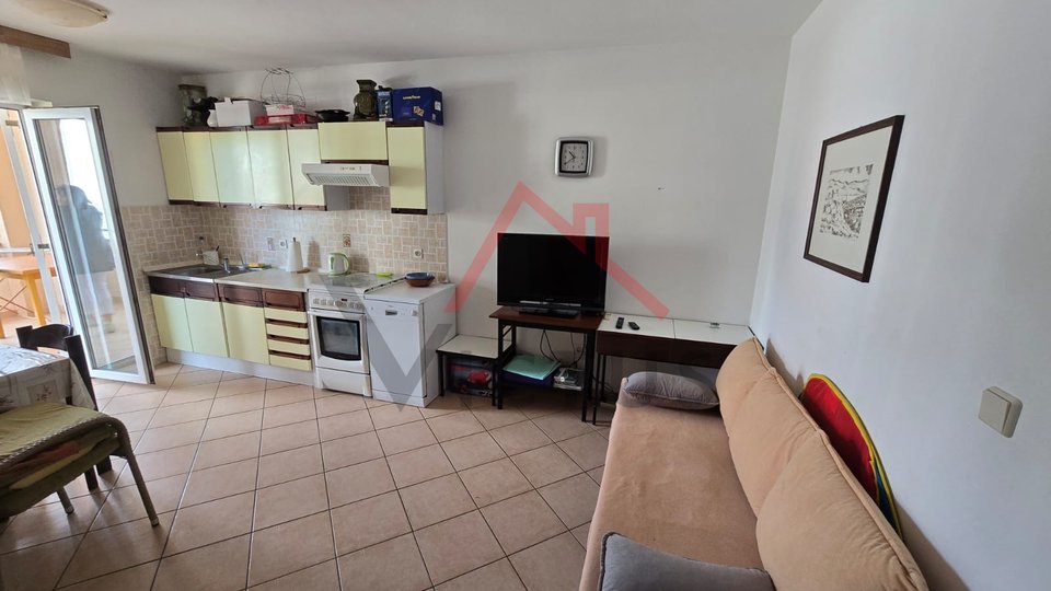 CRIKVENICA - Kuća s 4 apartmana i garažom