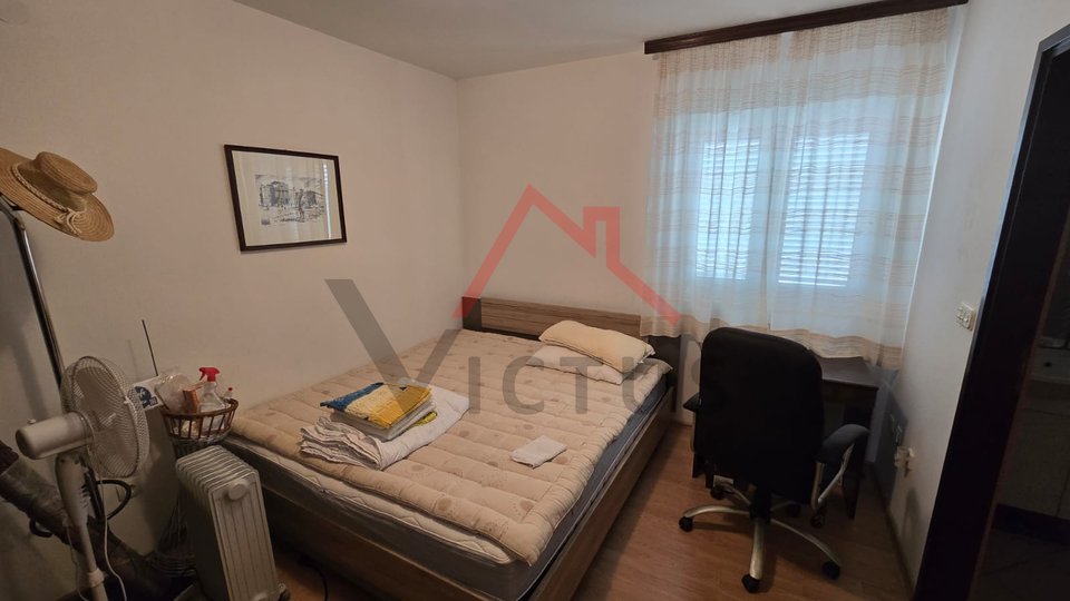 CRIKVENICA - Kuća s 4 apartmana i garažom