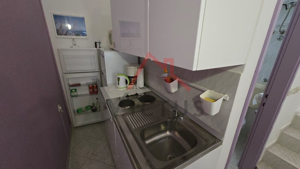 CRIKVENICA - Kuća s 4 apartmana i garažom