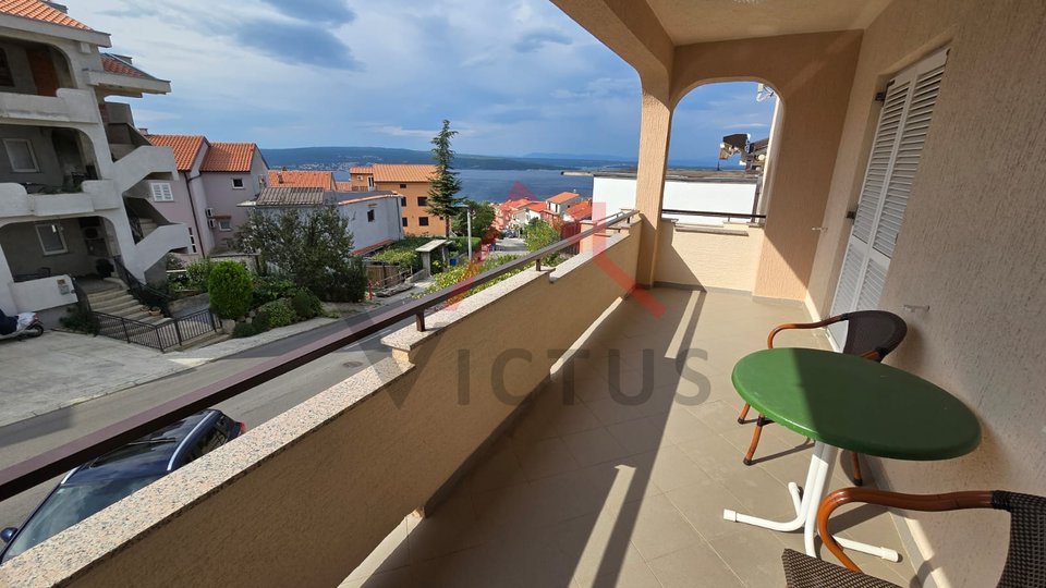 CRIKVENICA - Kuća s 4 apartmana i garažom