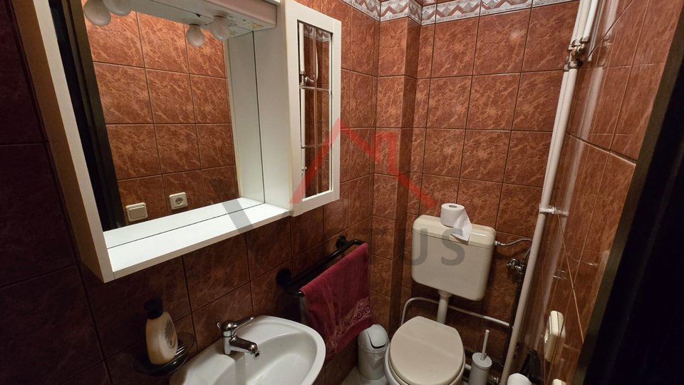 CRIKVENICA - Kuća s 4 apartmana i garažom