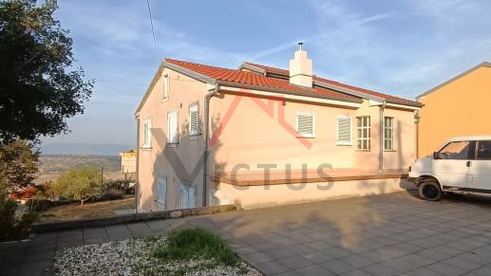 ŠMRIKA - Detached house with garage