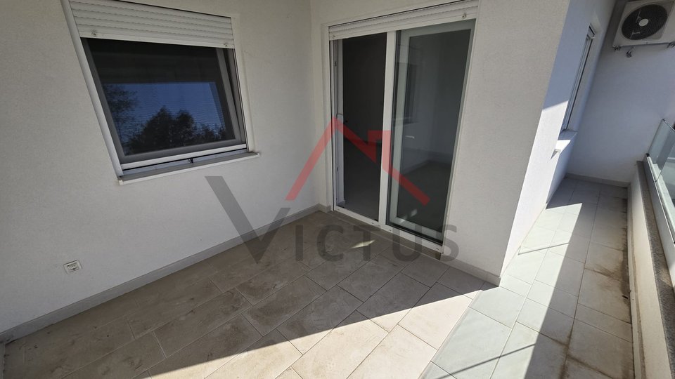 CRIKVENICA - 2 camere da letto + bagno, appartamento in nuova costruzione, a 150 metri dal mare, 61 m2