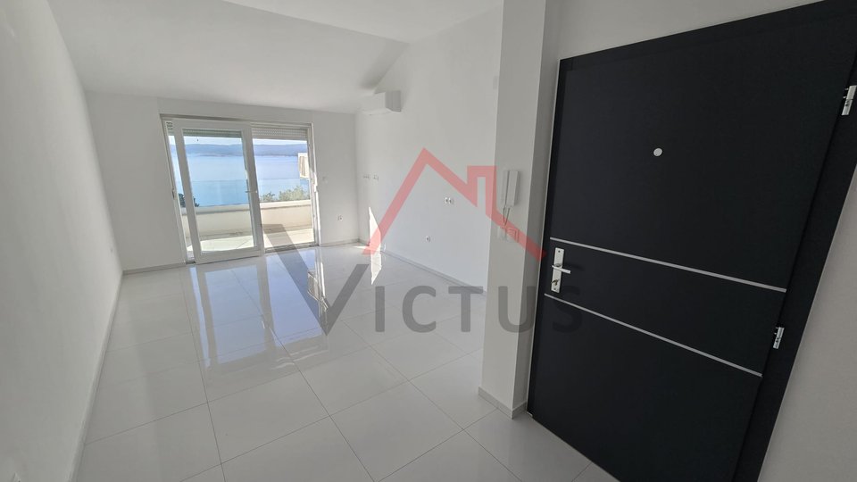 CRIKVENICA - Zweistöckige Wohnung in einem neuen Gebäude, 150 Meter vom Meer entfernt, 106 m2