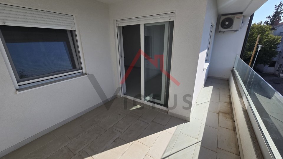 CRIKVENICA - Two-story apartment in a new building, 150 meters from the sea, 121 m2