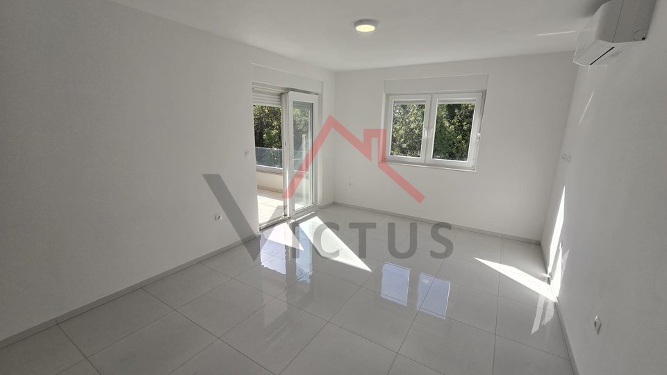 CRIKVENICA - 2 bedroom + bathroom, apartment in a new building, 150 meters from the sea, 55 m2