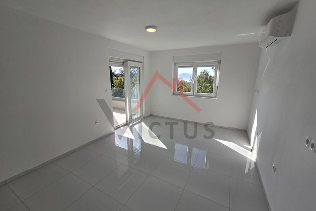 CRIKVENICA - Two-story apartment in a new building, 150 meters from the sea, 108 m2