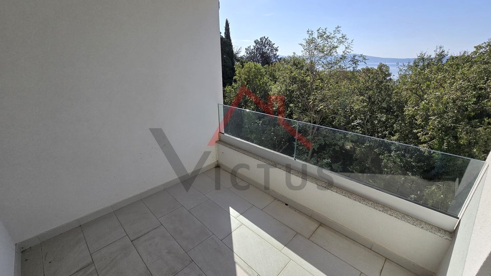 CRIKVENICA - Two-story apartment in a new building, 150 meters from the sea, 108 m2